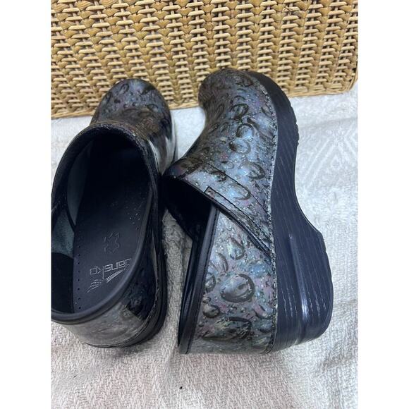 Dansko XP 2.0 Women's Slip Resistant Work Clogs Size 8 Bubble Black Metallic - Picture 6 of 11